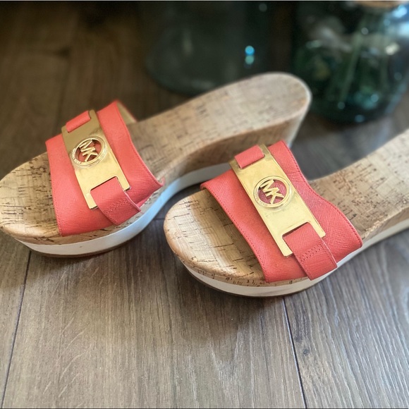 Michael Kors - Picture 3 of 4